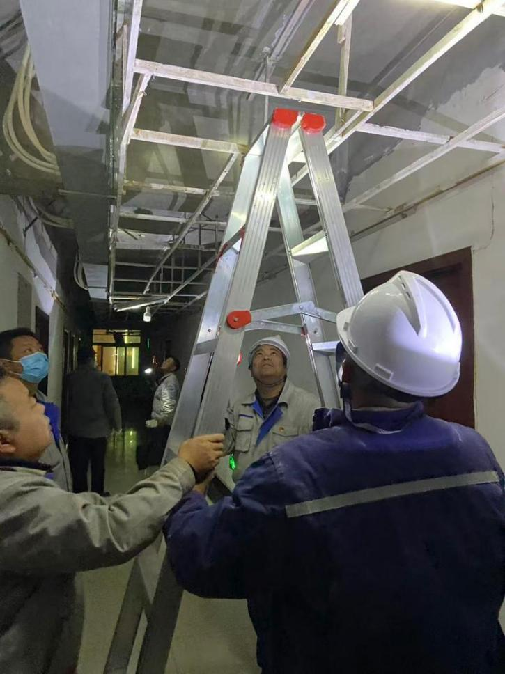 夜查整改護安康 協同共治筑防線 ——開封鐵塔橡膠全力推進職工宿舍消防 安全提升